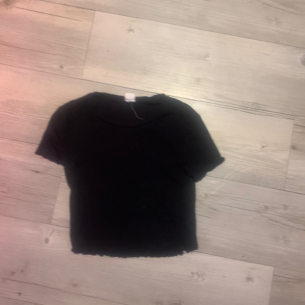 Size 9Y black cropped shirt from Shein